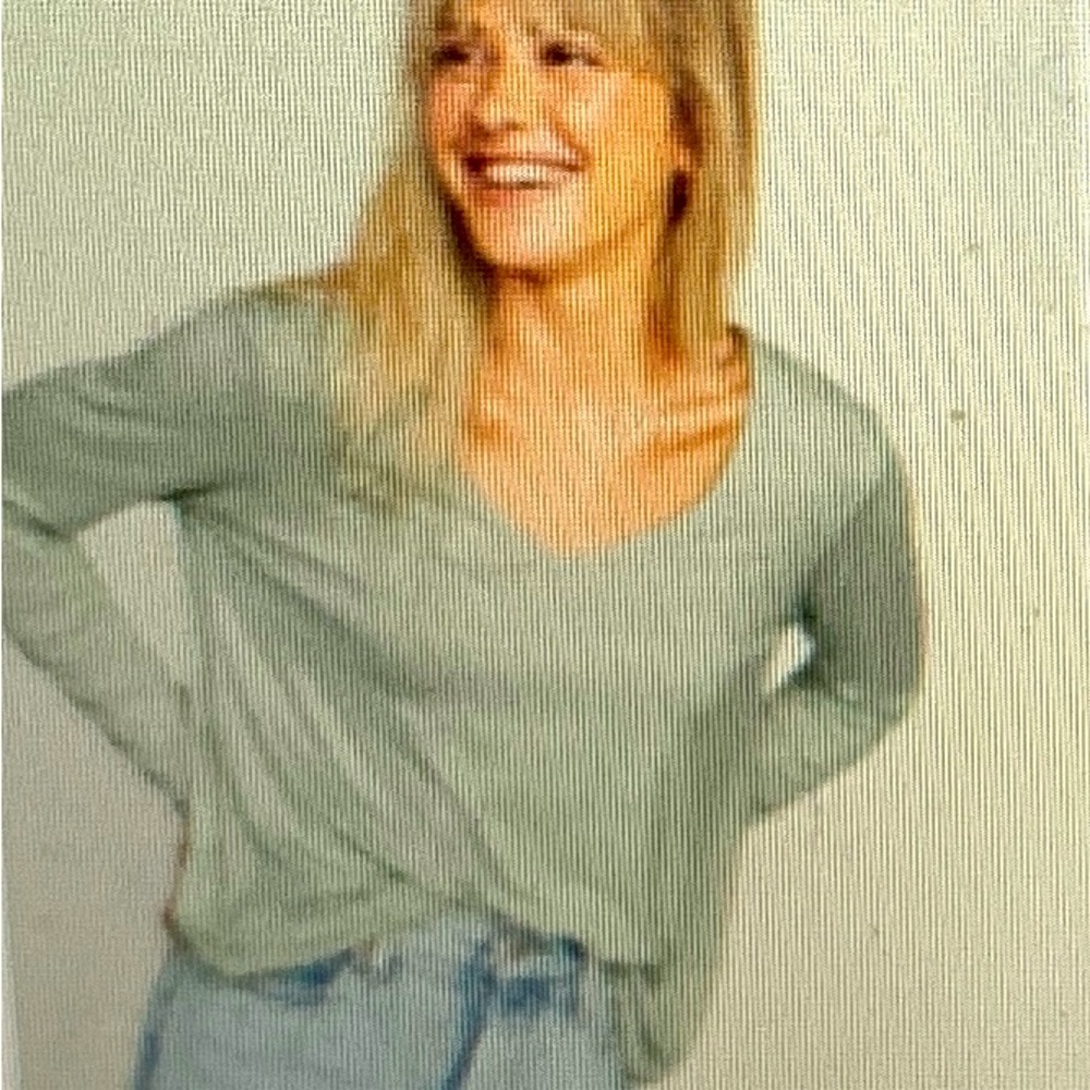 NWT Luxe Long Sleeve V-neck Slub- Knit T-Shirt